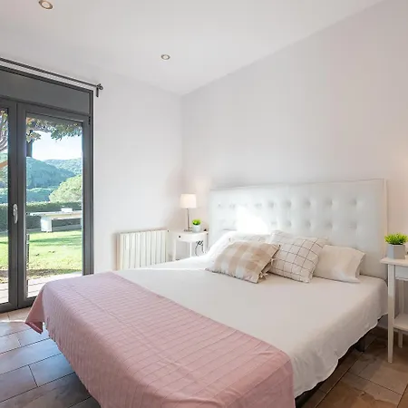 Semesterbostad Fantastic House With Jacuzzy Ideal For Families *