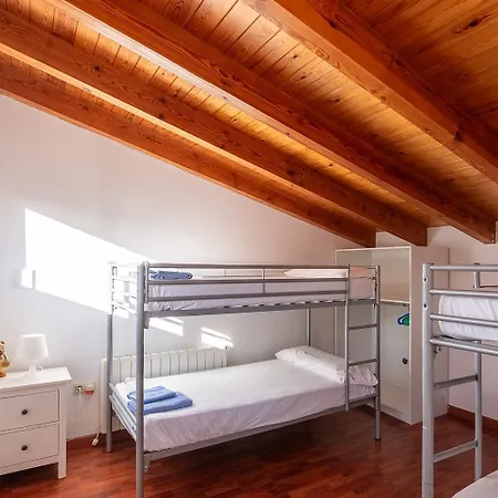 Fantastic House With Jacuzzy Ideal For Families