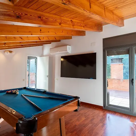 Semesterbostad Fantastic House With Jacuzzy Ideal For Families Sant Andreu de Llavaneres