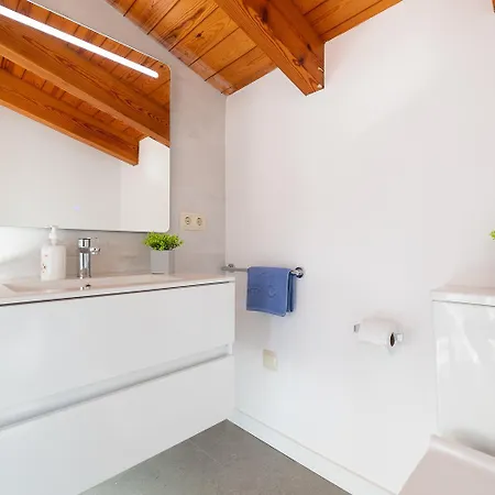 Semesterbostad Fantastic House With Jacuzzy Ideal For Families *