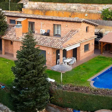 Semesterbostad Fantastic House With Jacuzzy Ideal For Families Sant Andreu de Llavaneres