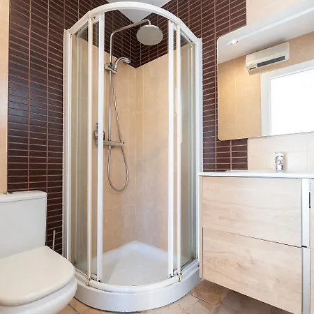 Semesterbostad Fantastic House With Jacuzzy Ideal For Families