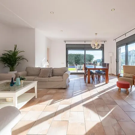 Fantastic House With Jacuzzy Ideal For Families Semesterbostad *