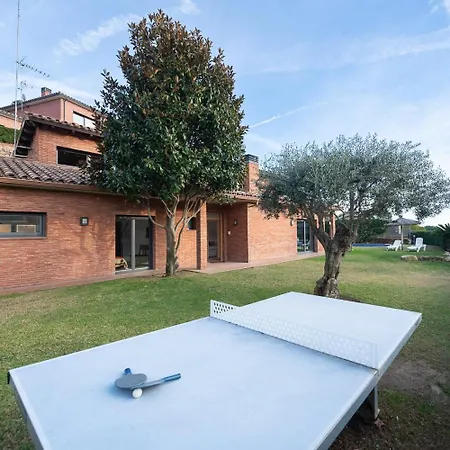 Semesterbostad Fantastic House With Jacuzzy Ideal For Families Sant Andreu de Llavaneres